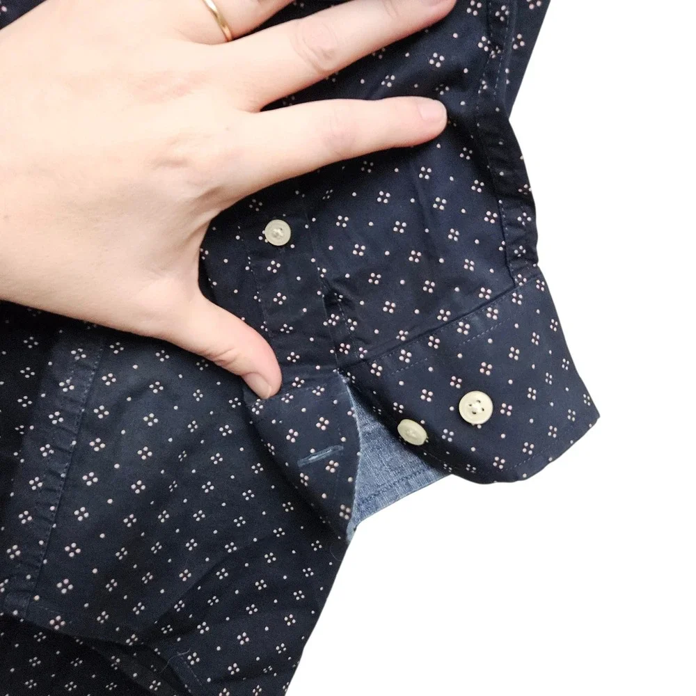Banana Republic Standard Fit Button Down Shirt Men's L Navy Geometric‎ Stretch